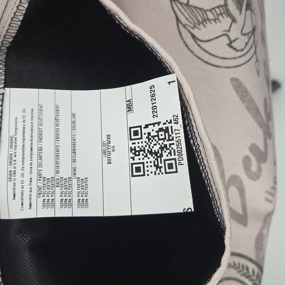 The Hunger Games Peeta's Bakery Cream Tote Bag - Picture 9 of 16